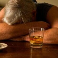 В Великобритании растет число алкогольной зависимости из-за пандемии коронавируса