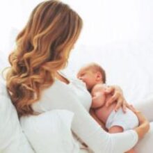 В помощь кормящей маме: как правильно сцедиться и создать запас грудного молока. Рекомендации эксперта