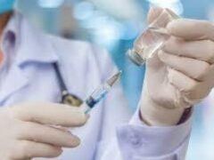 Британцы хотят испытать вакцину на властях