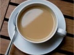 Почему пить чай с молоком вредно 