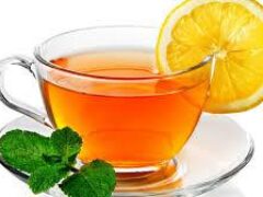 Диетолог: лимон и теплый чай помогут притупить чувство голода