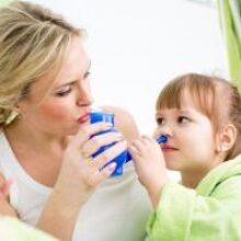 Доктор Комаровский рассказал, вредит ли частое промывание носа иммунитету ребенка