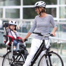 Как правильно перевозить детей на велосипеде