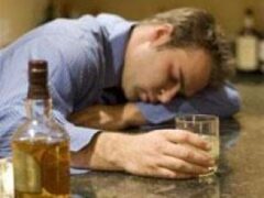 Ученые объяснили, кто чаще всего становится алкоголиком