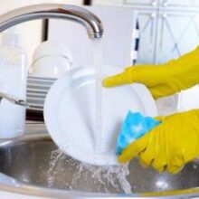 Почему большинство людей неправильно моют посуду 